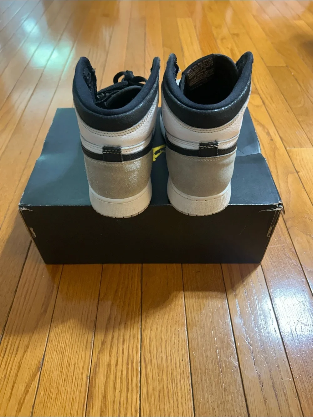 Air Jordan 1 Mid SE Black White Grey